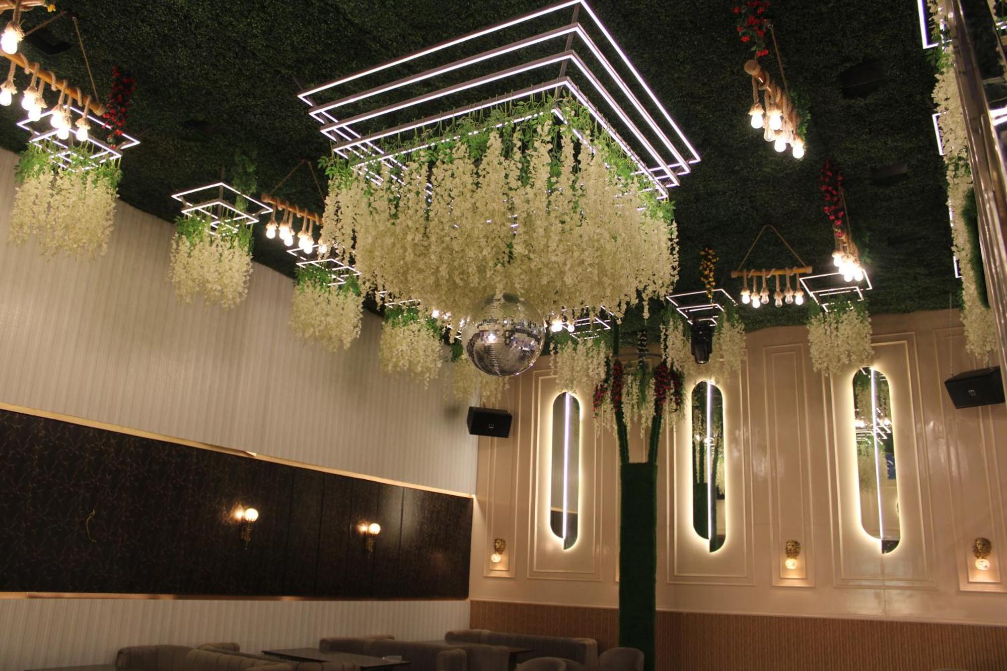 Hotel Gold Stone Kanpur Buitenkant foto
